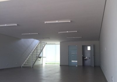 IMÓVEL COMERCIAL